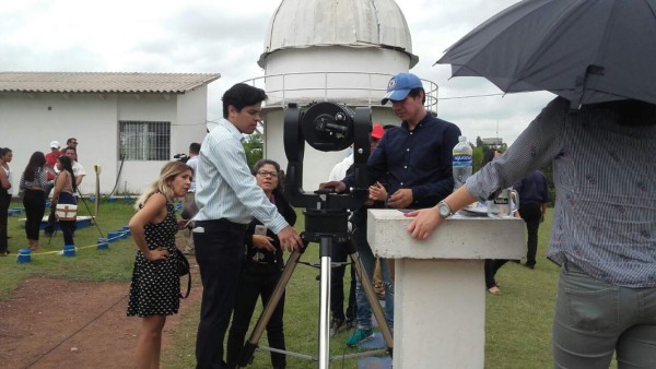 Capitalinos a la espera del eclipse