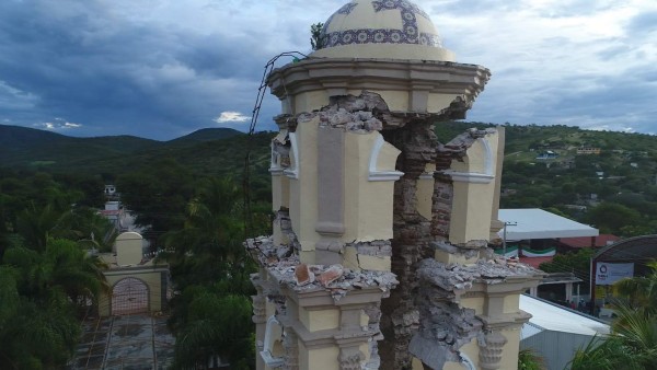 ACOMPAÑA CRÓNICA: MÉXICO TERREMOTO - MEX26. SAN JUAN PILCAYA (MÉXICO), 22/09/2017.- Fotografía del 21 de septiembre de 2017, de una vista de los daños en la población de San Juan Pilcaya en el estado de Puebla (México). San Juan Pilcaya, en el estado mexicano de Puebla, es el poblado más cercano al epicentro del terremoto de magnitud 7,1 en la escala de Richter que sacudió el martes el centro del país y 'ha quedado en ruinas'. Las viviendas de esta pequeña localidad de menos de mil habitantes no soportaron la sacudida, tampoco lo hizo la iglesia, la presidencia municipal ni el resto de inmuebles. El 85 % de las estructuras de esta comunidad ubicada en la mixteca de Puebla, a unos 189 kilómetros de la capital estatal, presenta daños estructurales.EFE/Samuel Vázquez