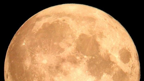 Propuesta científica convertiría a la Luna en un planeta