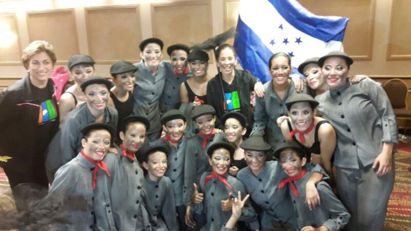 Bailarinas ponen en alto el nombre de Honduras
