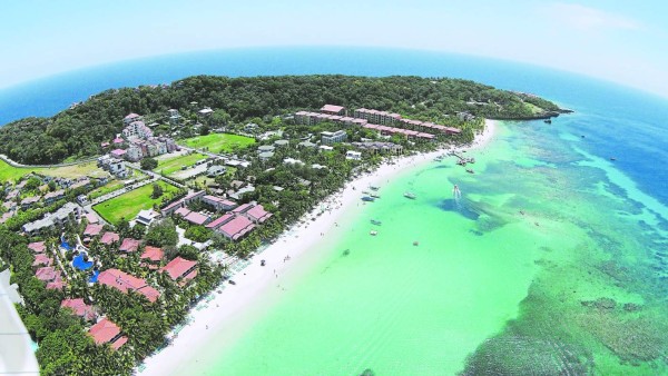 Disfrute Roatán desde el 'parasailing” y el 'canopy”