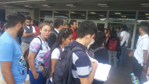 Honduras: Estudiantes y autoridades instalan diálogo en la Unah
