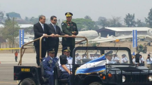 Presidente Hernández respalda a la Fuerza Aérea en su 85 aniversario