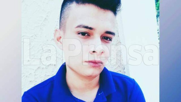 Hallan cadáver de un joven con un rótulo en el pecho en San Pedro Sula