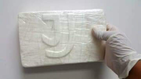 Decomisan 17 kilos de cocaína con la inscripción 'JJ” en La Ceiba