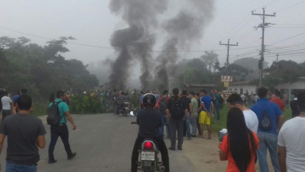 Manifestantes dejan destrucción en Honduras