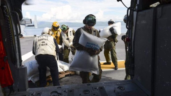 USA prepara una flota de guerra para rescatar a víctimas de Irma