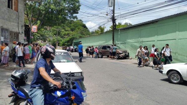 Honduras: Acribillan a abogado en su camioneta en Tegucigalpa