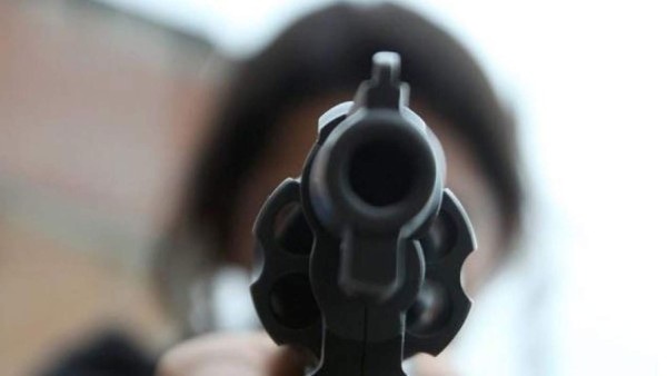 Niño mata a hermanito con pistola mientras jugaban