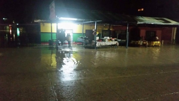 Siguatepeque amanece inundada tras fuertes lluvias