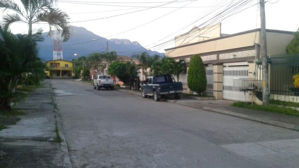 Agentes ejecutan un fuerte operativo en La Ceiba en busca de droga