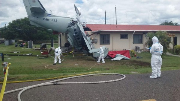 Avioneta militar se estrella en Palmerola y muere el piloto