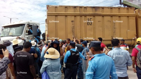 Honduras: Quema de llantas, bombas lacrimógenas y desalojos en jornada de protestas