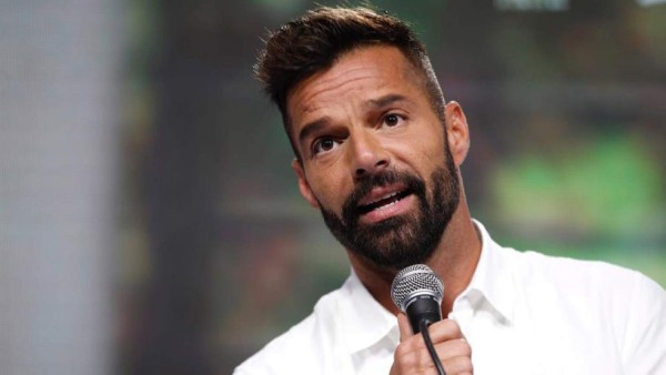 Ricky Martin perdió 'un gran número de seguidores' tras publicar fotos con su pareja