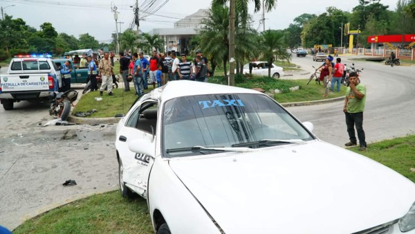 San Pedro Sula: Tres heridos deja accidente entre taxi y motocicleta