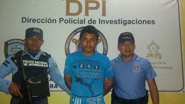 Lo capturan acusado de matar a su padre en La Ceiba