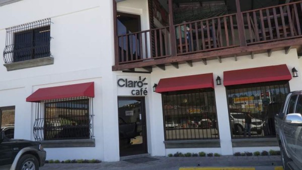 Cafetería Claro Café, frente a Puma Miraflores, permite que sus clientes no solo disfruten del buen café, sino que también puedan conocer sobre catación o calidad del grano.