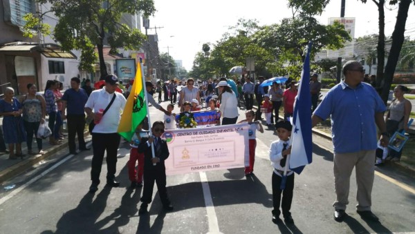 Preescolares muestran su fervor patrio en San Pedro Sula