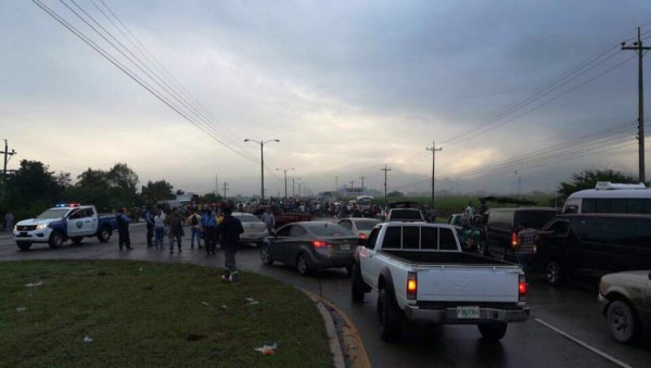 Carreteras en Villanueva y El Progreso tomadas por manifestantes