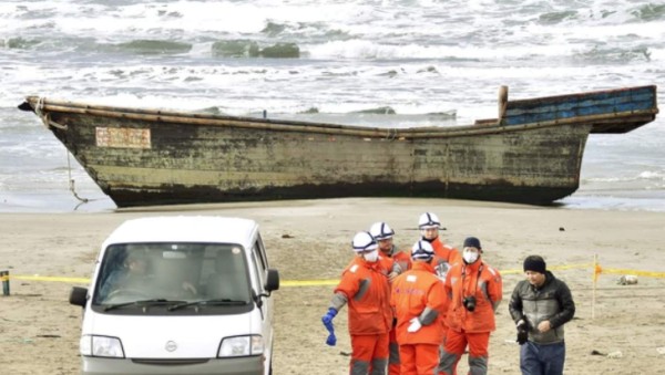 Barcos fantasmas norcoreanos llegan a Japón con varios cadáveres