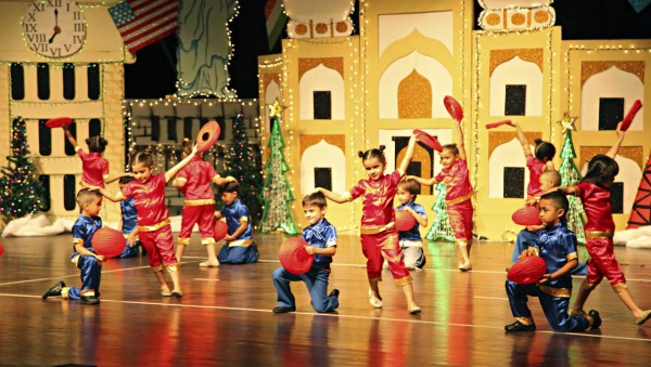 Escuela Del Valle en una 'Navidad por el mundo”