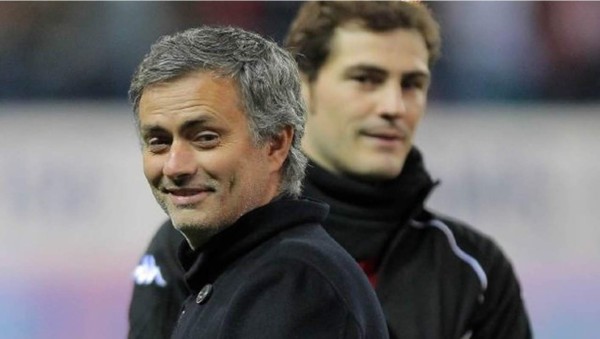 Mourinho cuestiona el salario de Casillas en el Porto