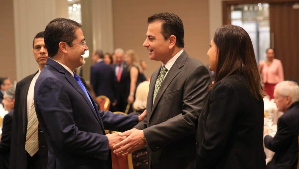Presidente de Honduras promueve el país ante inversionistas de Dallas
