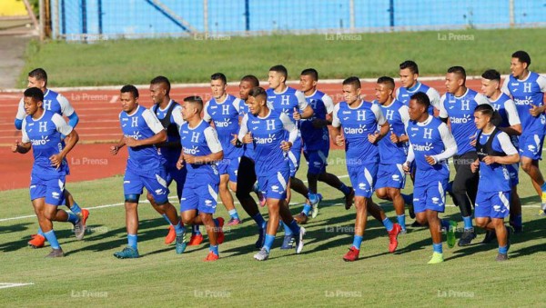 Fabián Coito dirigió su primer entrenamiento con la selección de Honduras