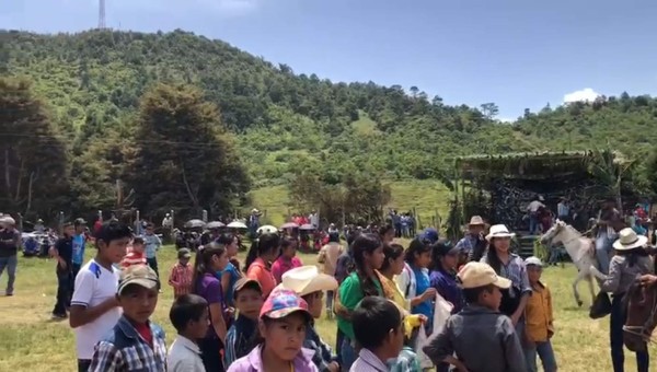 Tradición y cultura en la carrera por cinta desde el Cerro Gongolón