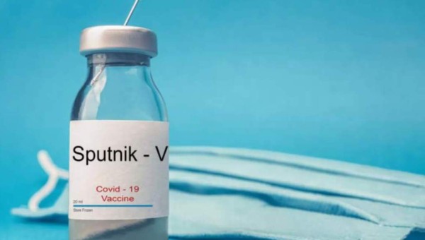 Vacuna rusa Sputnik V protege contra todas las variantes del covid, dice su creador  