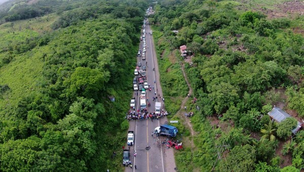 Seis muertos deja accidente vehicular por rebasar en Potrerillos