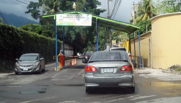 Colonias y comercios se 'blindan” por temor a saqueos