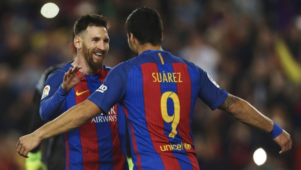Messi mantiene vivo al Barcelona en la lucha por la Liga