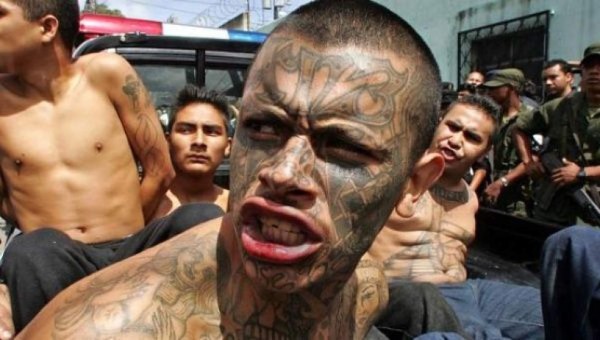 El Salvador y EUA 'estrecharán' lazos para combatir a la MS-13