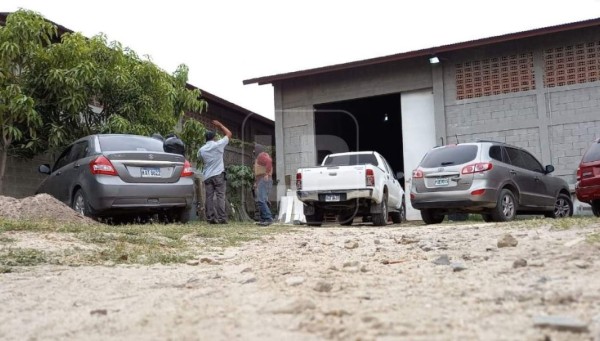 Entre maíz y frijoles se encontraron armas, drogas y logística que serviría para operar el tráfico de drogas en la región.