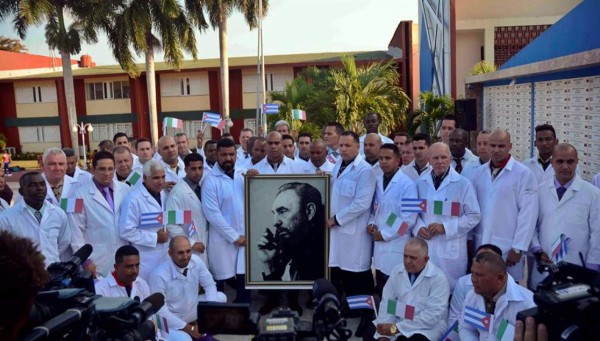 Médicos cubanos expertos en epidemias llegan a Italia para ayudar en crisis