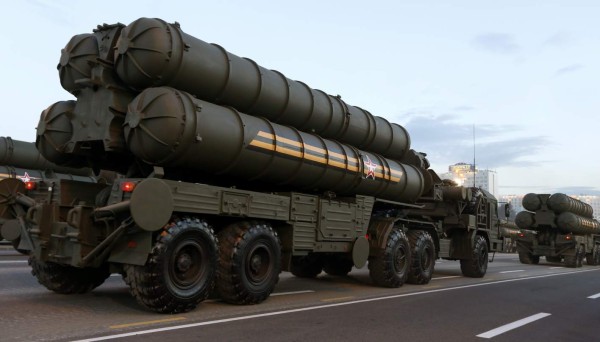 Putin envía misiles antiaéreos a frontera entre Siria y Turquía