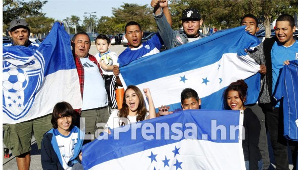 Catrachos respaldan a la Selección de Honduras en Estados Unidos