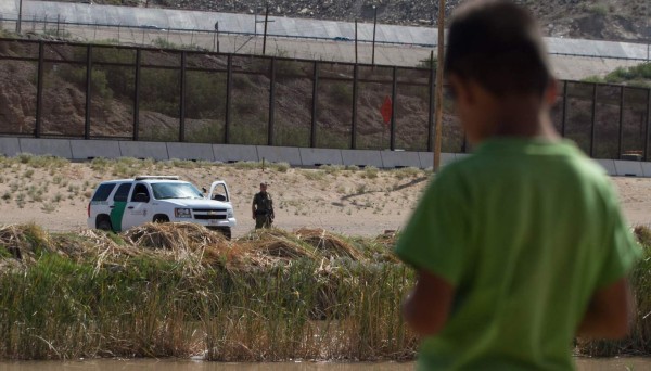 Amenazan asesinar a niños migrantes