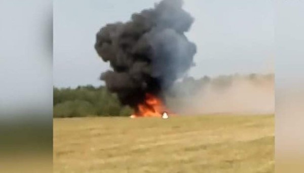 Video: Pilotos se estrellan en pleno show aéreo en Rusia