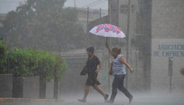 Lluvias continuarán este domingo en varias regiones de Honduras