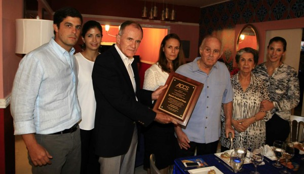 Cónsules honran al recordado Roberto Canahuati