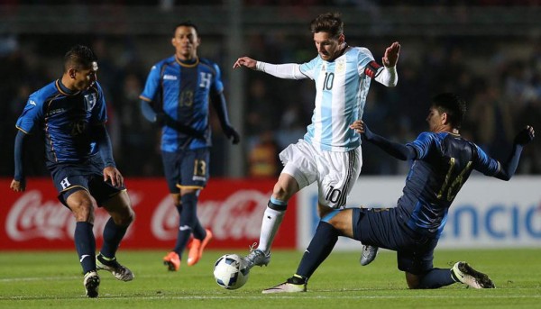 Messi pagó un avión para jugar frente a Honduras