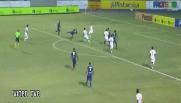 ¡AL PUSKAS! El golazo de antología de Erick Andino frente al Olimpia