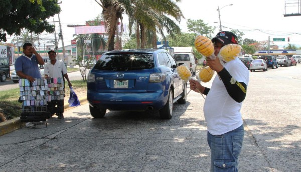 Aumenta el número de vendedores ambulantes en San Pedro Sula