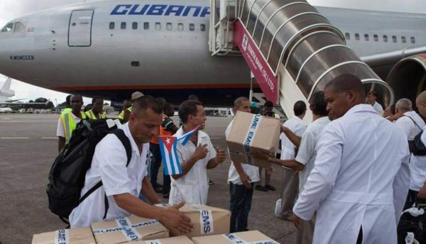 Médicos cubanos que se contagien con ébola no podrán volver a su país