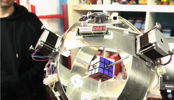 Robot armó el cubo Rubik en menos de un segundo y entra al récord Guinness