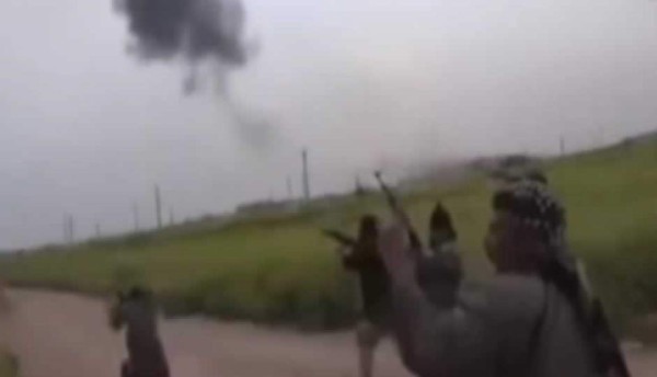 Video: Así dispararon los rebeldes sirios a los pilotos rusos