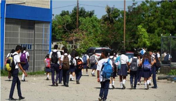 Al menos 15 colegios de Cortés están a punto de perder el año