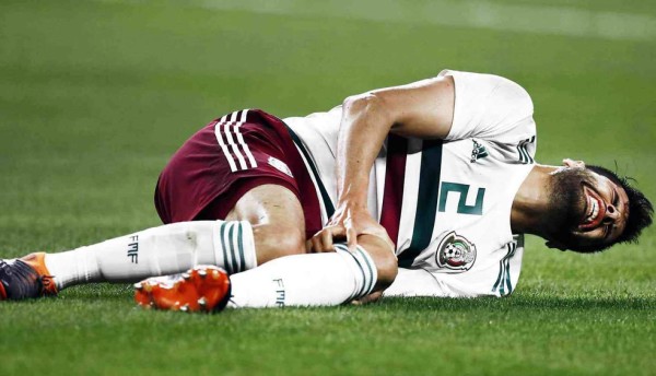 México pierde por lesión a Néstor Araujo para el Mundial de Rusia 2018